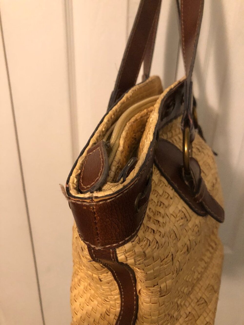 Vintage Fossil Woven Straw and Leather Handbag - Picture 4 of 11